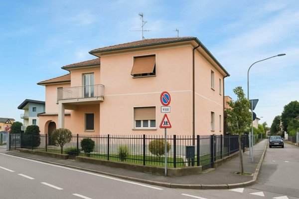 casa indipendente in vendita a Rho