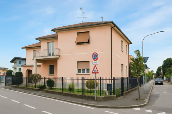 casa indipendente in vendita a Rho