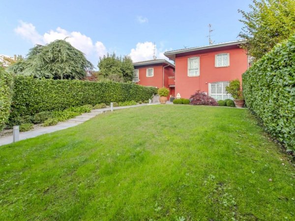 casa indipendente in vendita a Rho in zona Mazzo