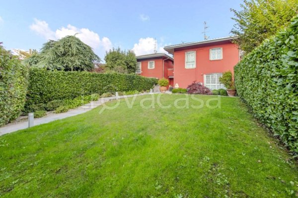 casa indipendente in vendita a Rho in zona Mazzo