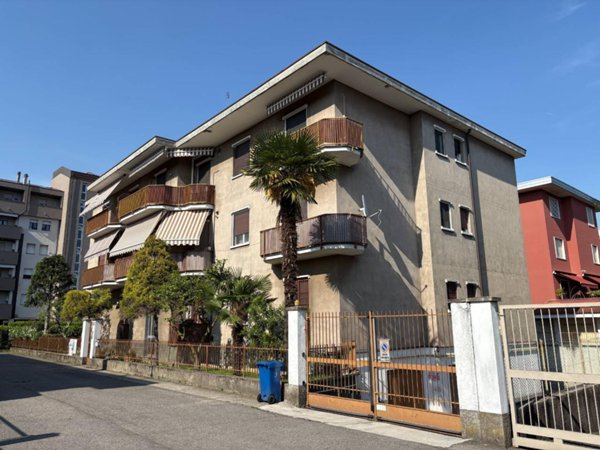 appartamento in vendita a Rho in zona Passirana