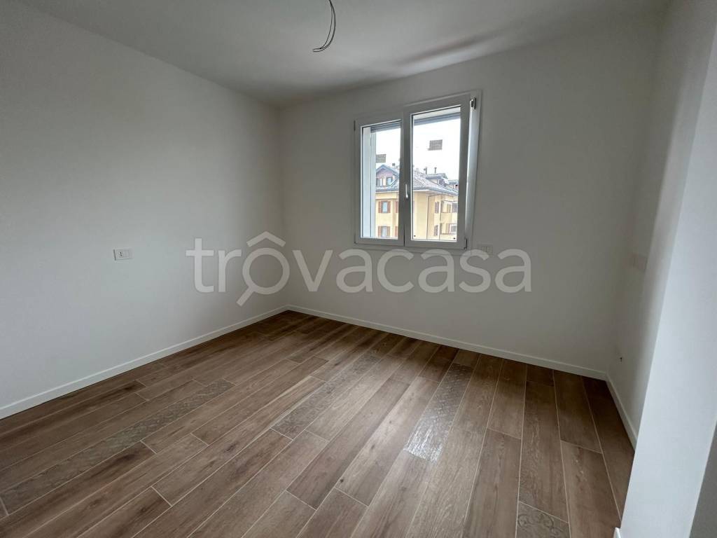 appartamento in vendita a Rho in zona Lucernate