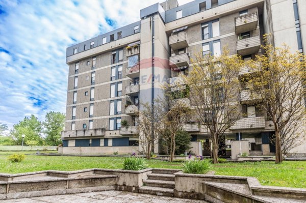 appartamento in vendita a Rho in zona Terrazzano