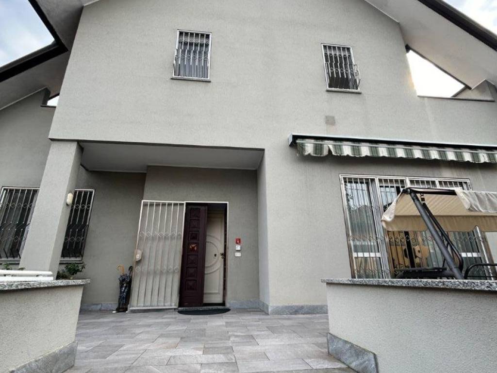 casa indipendente in vendita a Rho