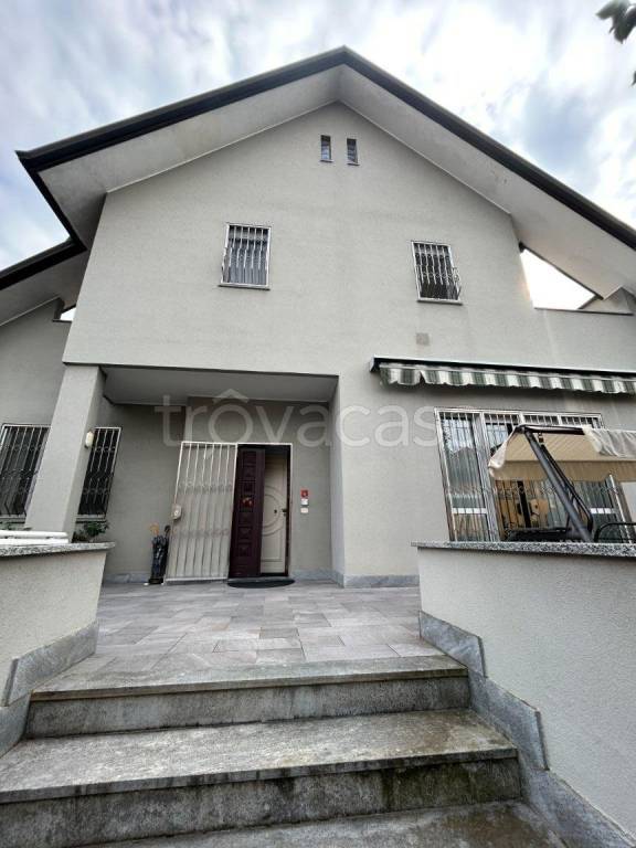 casa indipendente in vendita a Rho
