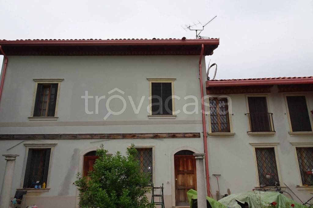 casa indipendente in vendita a Rho