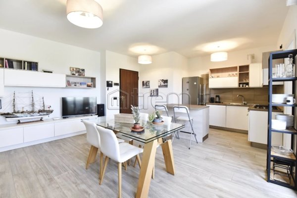 appartamento in vendita a Rho in zona Lucernate