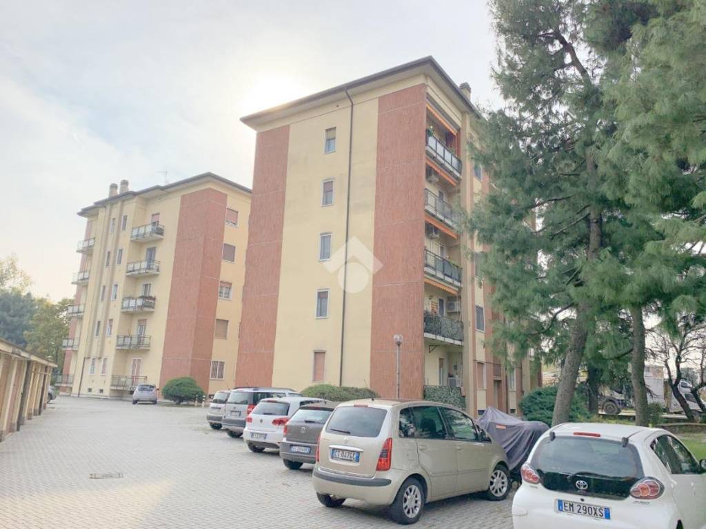 appartamento in vendita a Rho in zona Biringhello