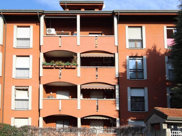 appartamento in vendita a Rho in zona Mazzo