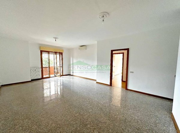 appartamento in vendita a Rho in zona Mazzo