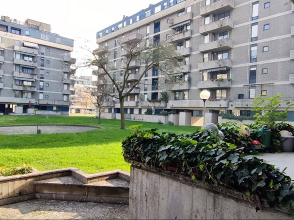 appartamento in vendita a Rho in zona Castellazzo
