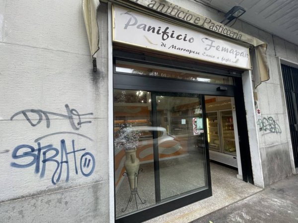 negozio in vendita a Rho