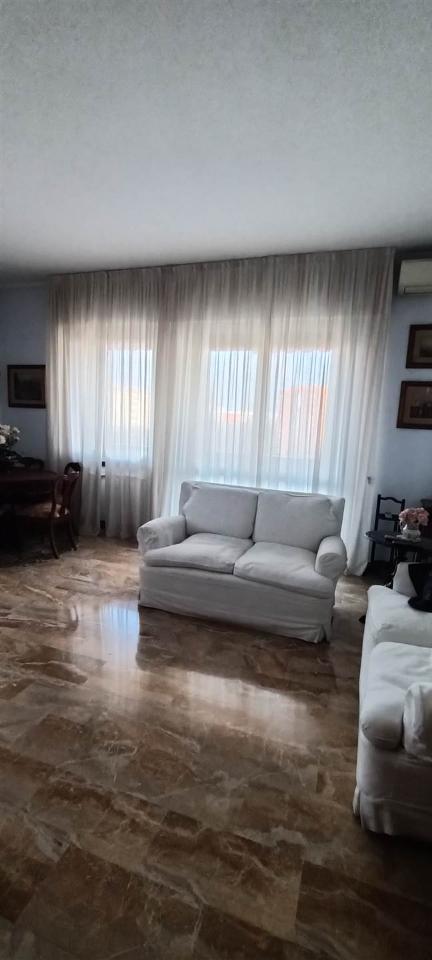 appartamento in vendita a Rho in zona Castellazzo