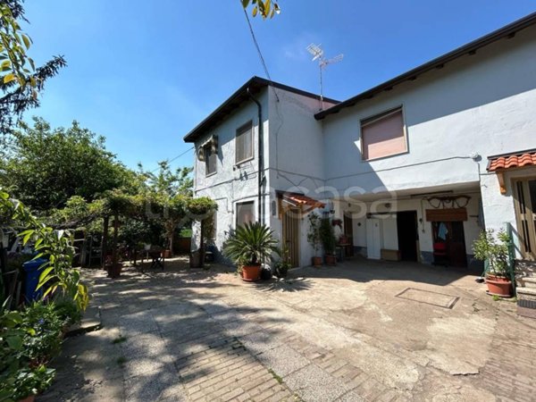 casa indipendente in vendita a Rho