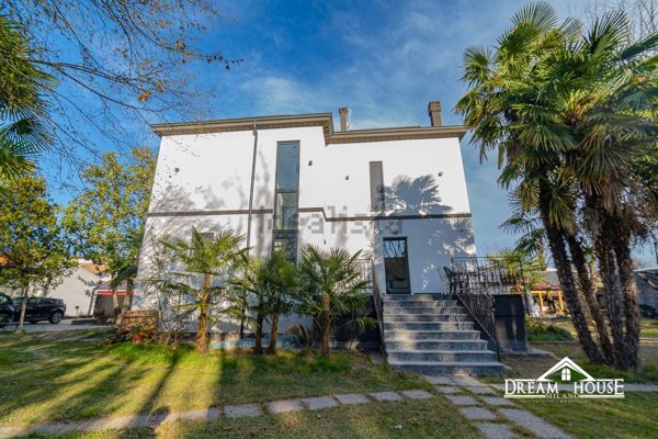 casa indipendente in vendita a Rho