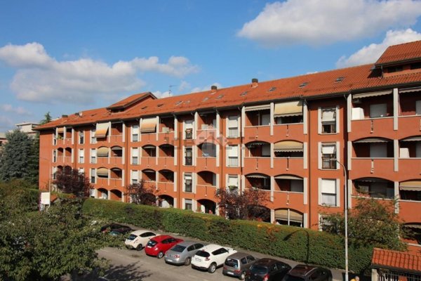 appartamento in vendita a Rho in zona Mazzo