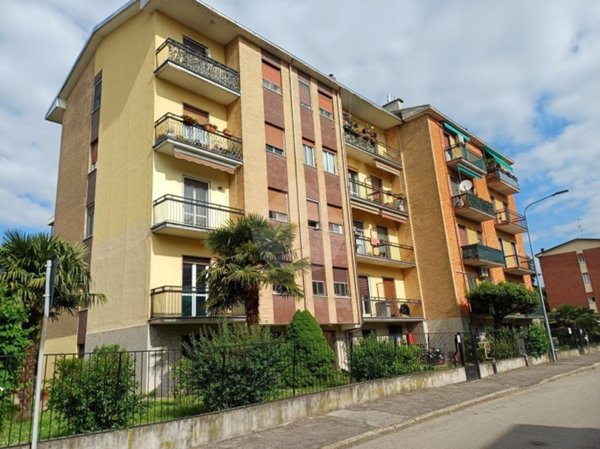 appartamento in vendita a Rho in zona Terrazzano