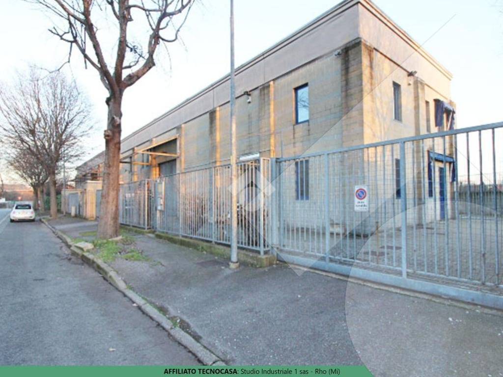 locale commerciale in vendita a Rho