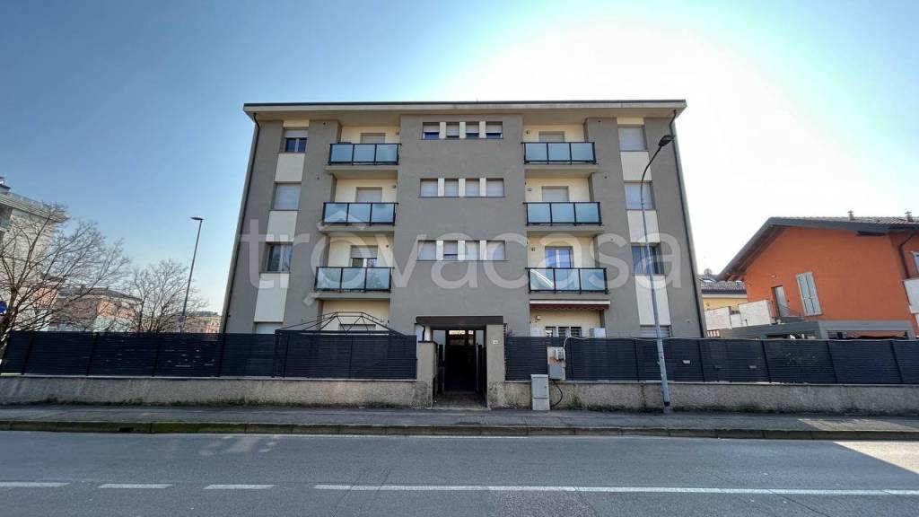 appartamento in vendita a Rho in zona Terrazzano