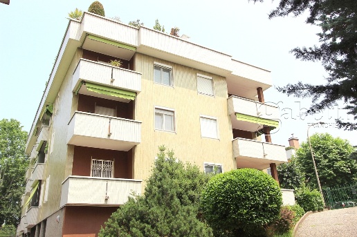 appartamento in vendita a Rho in zona Mazzo