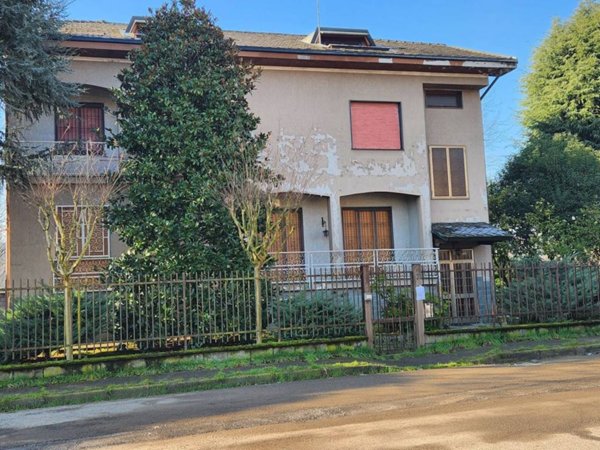 appartamento in vendita a Rho in zona Passirana