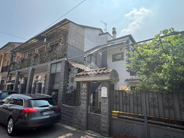 casa indipendente in vendita a Rho in zona Ghisolfa
