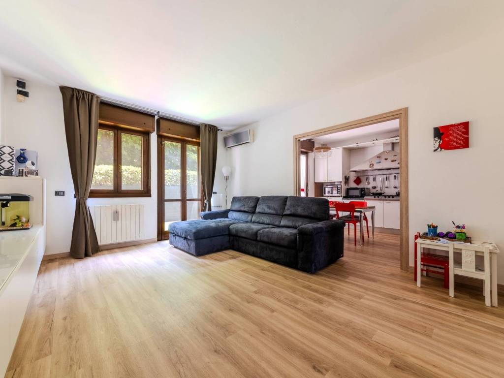 appartamento in vendita a Rho in zona Terrazzano