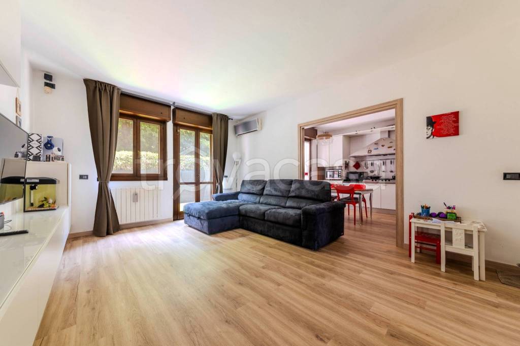 appartamento in vendita a Rho in zona Terrazzano