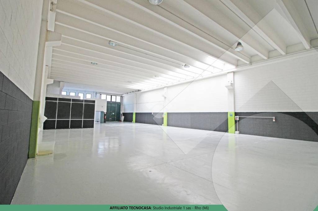 negozio in vendita a Rho in zona Mazzo