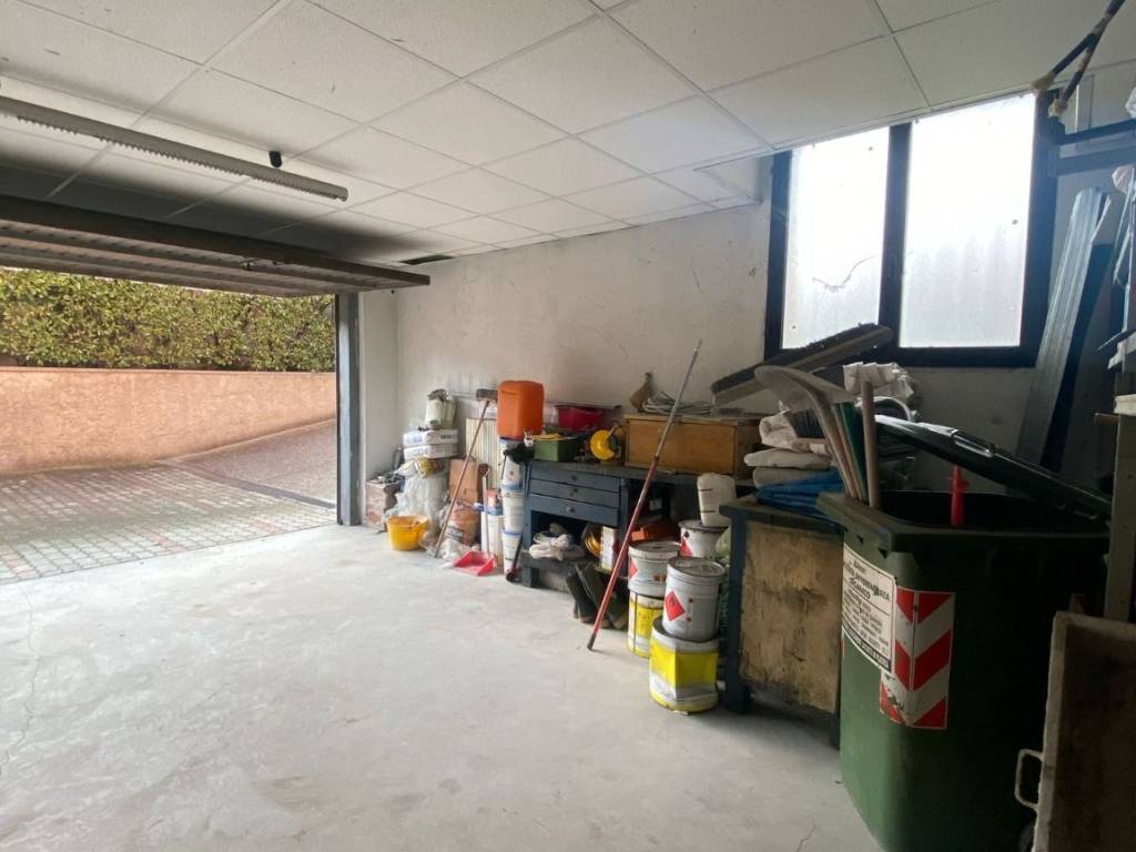 appartamento in vendita a Rho in zona Lucernate