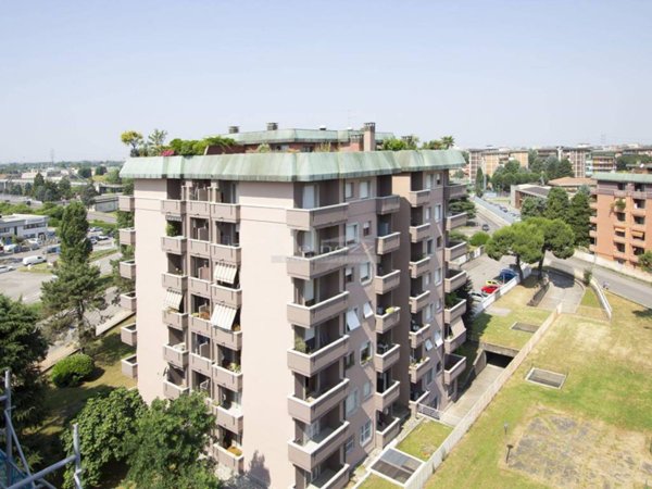 appartamento in vendita a Rho in zona Mazzo