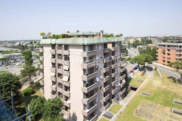 appartamento in vendita a Rho in zona Mazzo