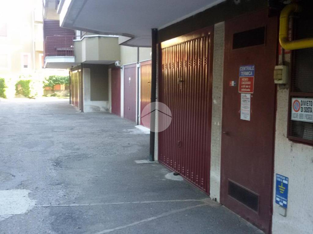 negozio in vendita a Rho