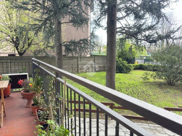 appartamento in vendita a Rho in zona Ghisolfa