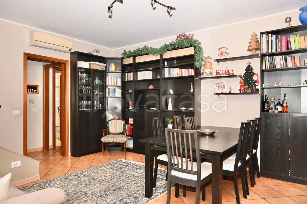 casa indipendente in vendita a Rho