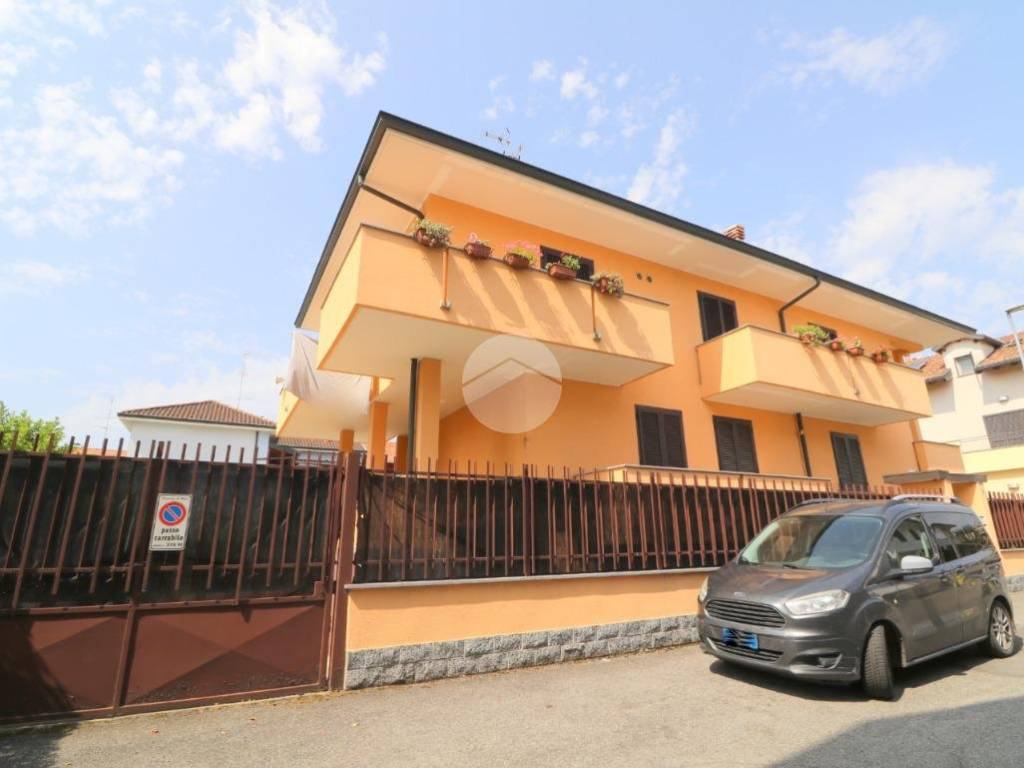 casa indipendente in vendita a Rho