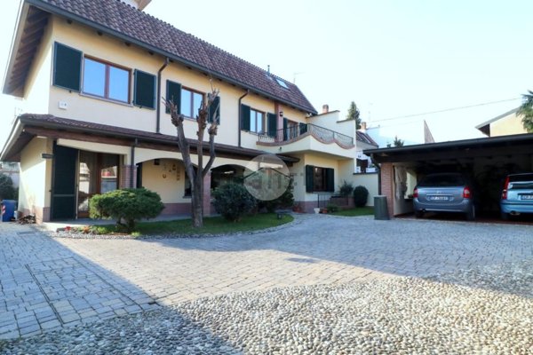 casa indipendente in vendita a Rho