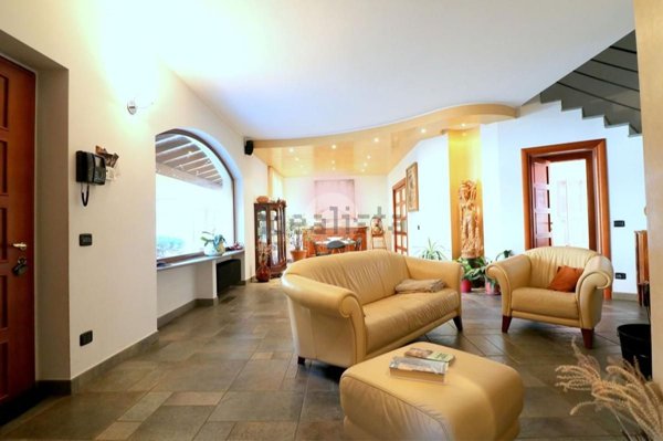 casa indipendente in vendita a Rho