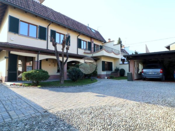 casa indipendente in vendita a Rho