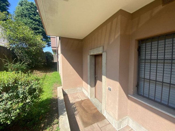 appartamento in vendita a Rho in zona Pantanedo