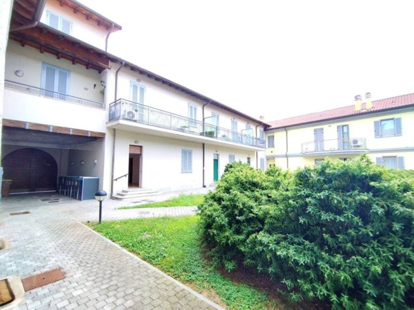 appartamento in vendita a Rho in zona Mazzo