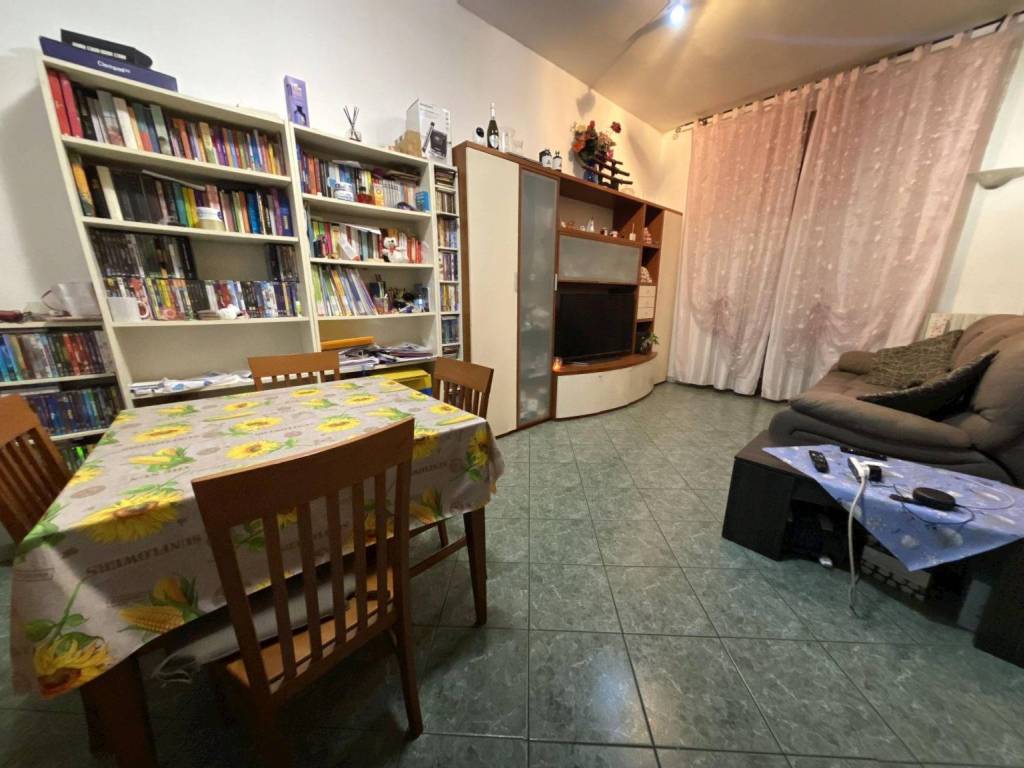 appartamento in vendita a Rho in zona Terrazzano