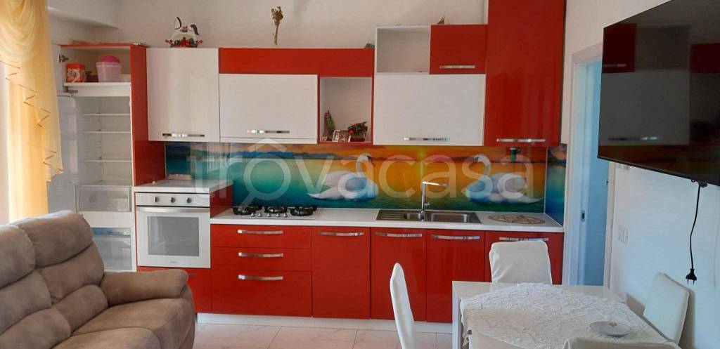 appartamento in vendita a Rho in zona Lucernate