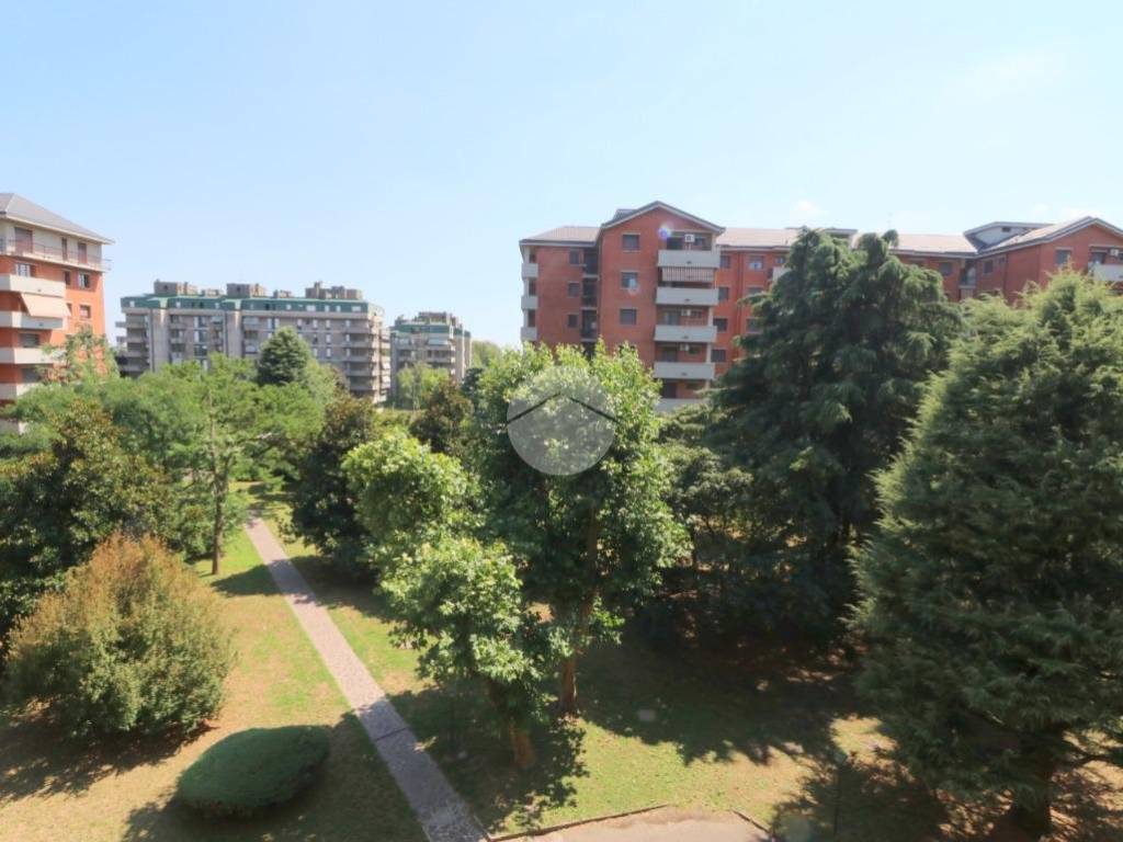 appartamento in vendita a Rho in zona Castellazzo
