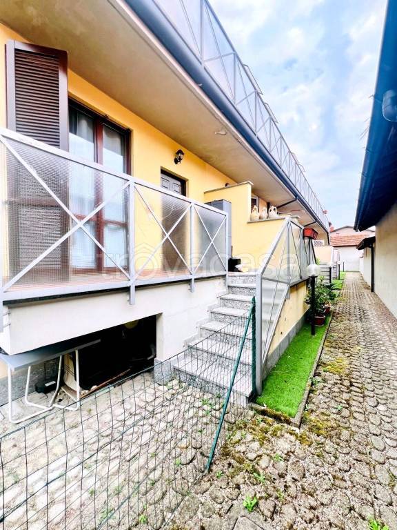 appartamento in vendita a Rho in zona Terrazzano