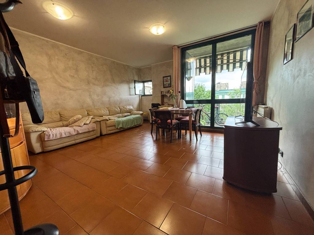 appartamento in vendita a Rho in zona Castellazzo