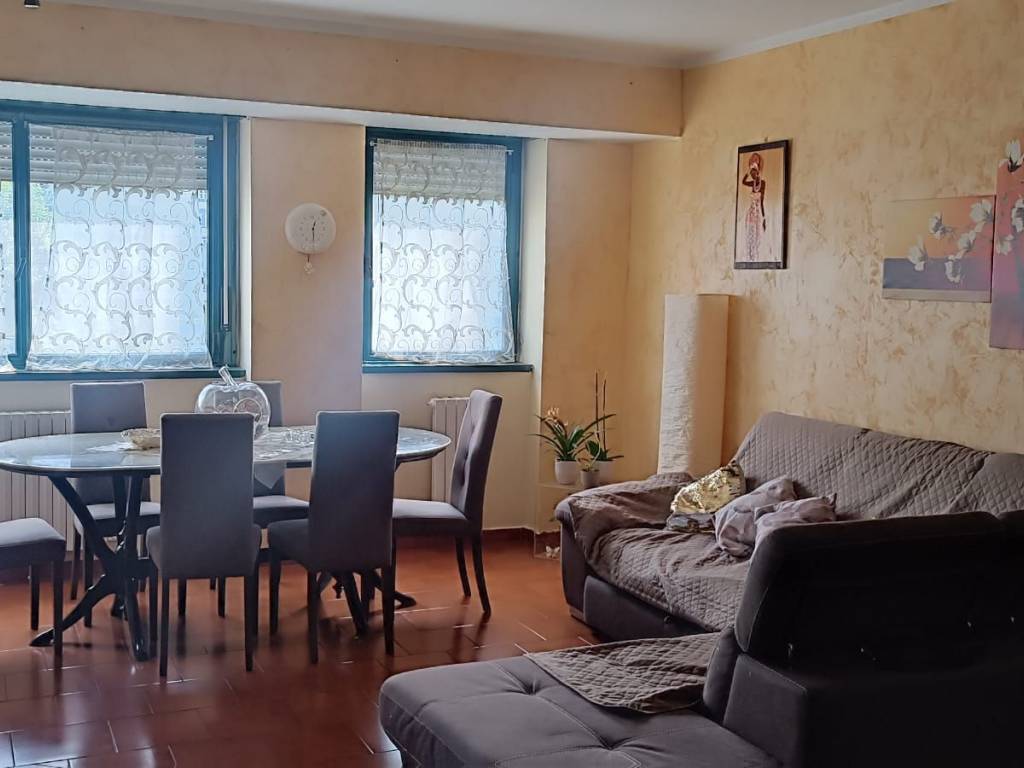 appartamento in vendita a Rho in zona Castellazzo