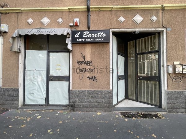 locale commerciale in vendita a Rho