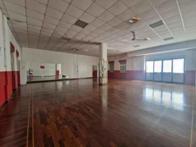 locale commerciale in vendita a Rho