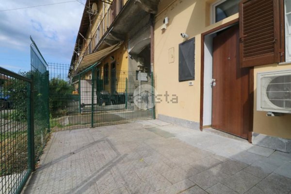 appartamento in vendita a Rho in zona Castellazzo